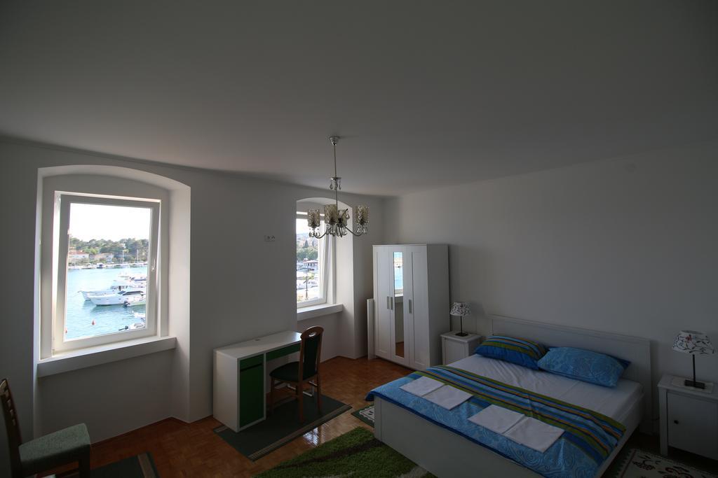 Apartment Ribica Krk Island Quarto foto